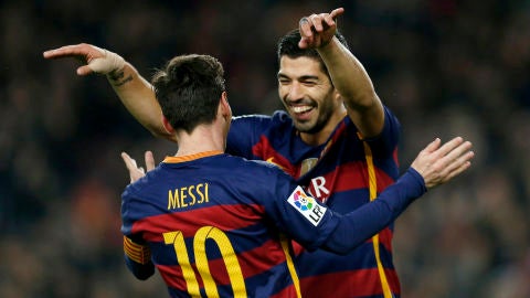 Messi y Luis Su&aacute;rez celebran uno de los tantos ante el Valencia
