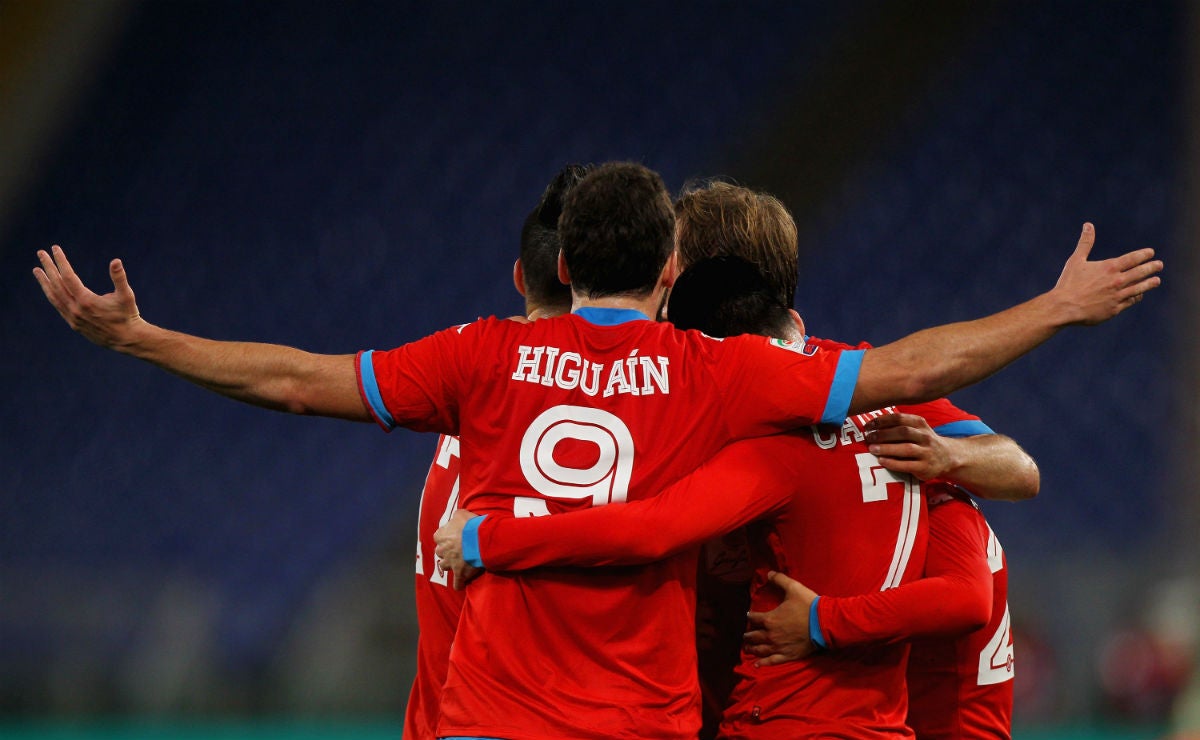 El Nápoles continúa líder gracias a Higuaín; la Juventus sigue la persecución El Nápoles continúa líder gracias a Higuaín; la Juventus sigue la persecución