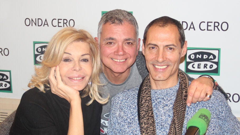 Bibiana Fern&aacute;ndez y Manuel Bandera presentan en M&aacute;s de uno con Juan Ram&oacute;n Lucas su obra 'El amor est&aacute; en el aire'