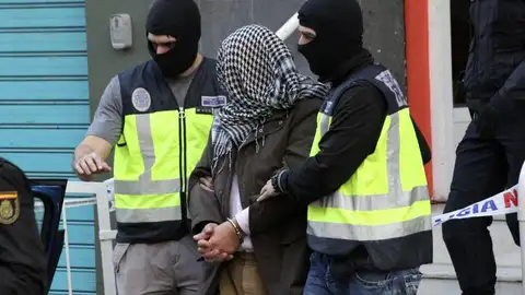 Detienen a siete presuntos miembros de Daesh y Al Nusra en Alicante, Valencia y Ceuta Detienen a siete presuntos miembros de Daesh y Al Nusra en Alicante, Valencia y Ceuta