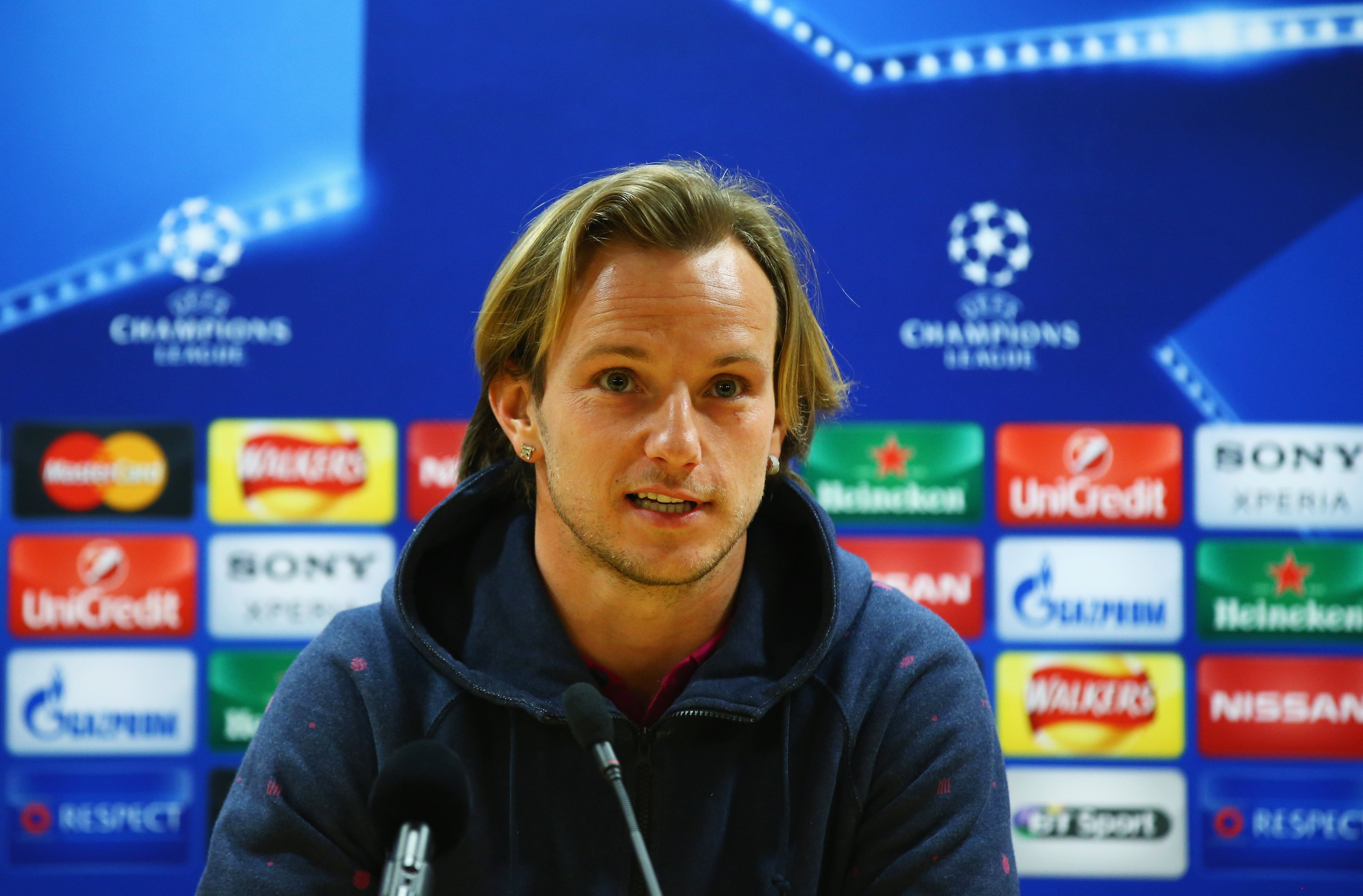 Una inflamación en el tendón de Aquiles deja a Rakitic sin viajar con Croacia Una inflamación en el tendón de Aquiles deja a Rakitic sin viajar con Croacia