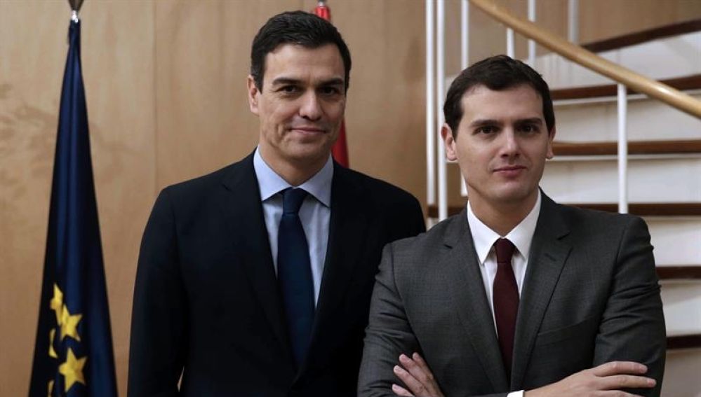 El líder del PSOE, Pedro Sánchez, y el de Ciudadanos, Albert Rivera