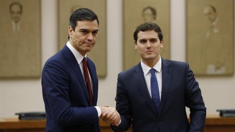 El l&iacute;der socialista, Pedro S&aacute;nchez, y el de Ciudadanos, Albert Rivera