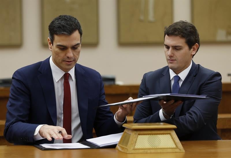 Personas físicas: ¡Vivan los novios! Personas físicas: ¡Vivan los novios!