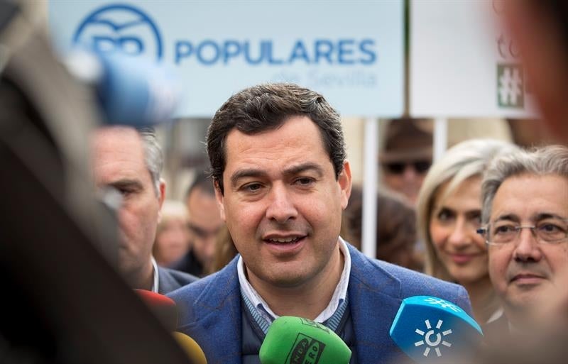 Juanma Moreno: "Ver a Chaves y Griñán en el banquillo refleja 20 años de gestión del PSOE" Juanma Moreno: "Ver a Chaves y Griñán en el banquillo refleja 20 años de gestión del PSOE"