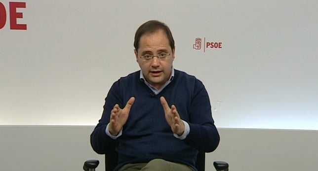 César Luena: "Esta va a ser la historia de pataleta en pataleta hasta llegar al acuerdo final" César Luena: "Esta va a ser la historia de pataleta en pataleta hasta llegar al acuerdo final"