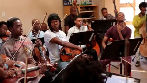 La orquesta Buskaid de Soweto.