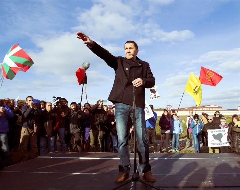 Arnaldo Otegi: "Hoy sale un preso político de una cárcel española" Arnaldo Otegi: "Hoy sale un preso político de una cárcel española"