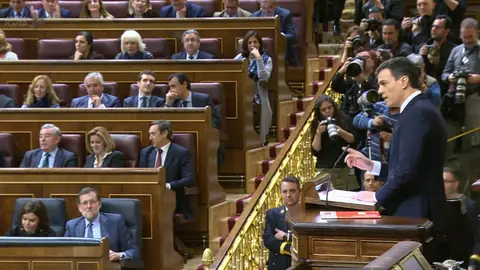 Pedro Sánchez durante su discurso de investidura Pedro Sánchez durante su discurso de investidura