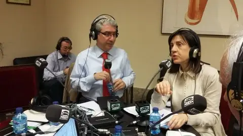Anabel Díez Durante la tertulia en el Congreso