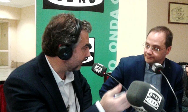 Luena: "Se puede dar la mano a Rajoy, pero no para gobernar" Luena: "Se puede dar la mano a Rajoy, pero no para gobernar"