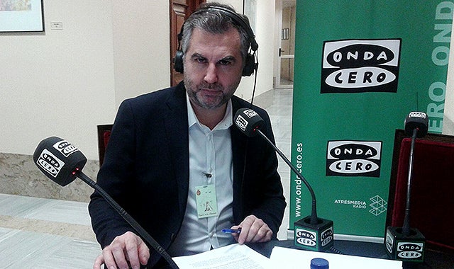 Monólogo de Alsina a las 8:00: "Sindicalistas a su bola, Rajoy mascando chicle y C's con cara de Buster Keaton" Monólogo de Alsina a las 8:00: "Sindicalistas a su bola, Rajoy mascando chicle y C's con cara de Buster Keaton"