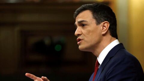 Pedro S&aacute;nchez durante su replica a Mariano Rajoy en el debate de investidura