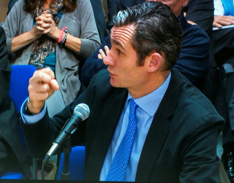 Urdangarin: "En ningún momento el Rey Juan Carlos intercedió en mis negocios" Urdangarin: "En ningún momento el Rey Juan Carlos intercedió en mis negocios"