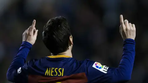 Leo Messi celebra uno de sus goles en Vallecas Leo Messi celebra uno de sus goles en Vallecas