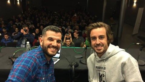 Fernando Alonso con H&eacute;ctor Fern&aacute;ndez. 