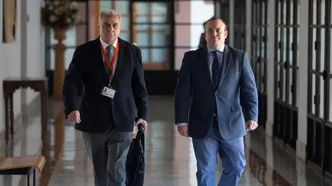El diputado de C's y presidente de la comisión, Julio Díaz (d), junto al interventor provincial de la Junta en Almería, Juan José Castillo El diputado de C's y presidente de la comisión, Julio Díaz (d), junto al interventor provincial de la Junta en Almería, Juan José Castillo