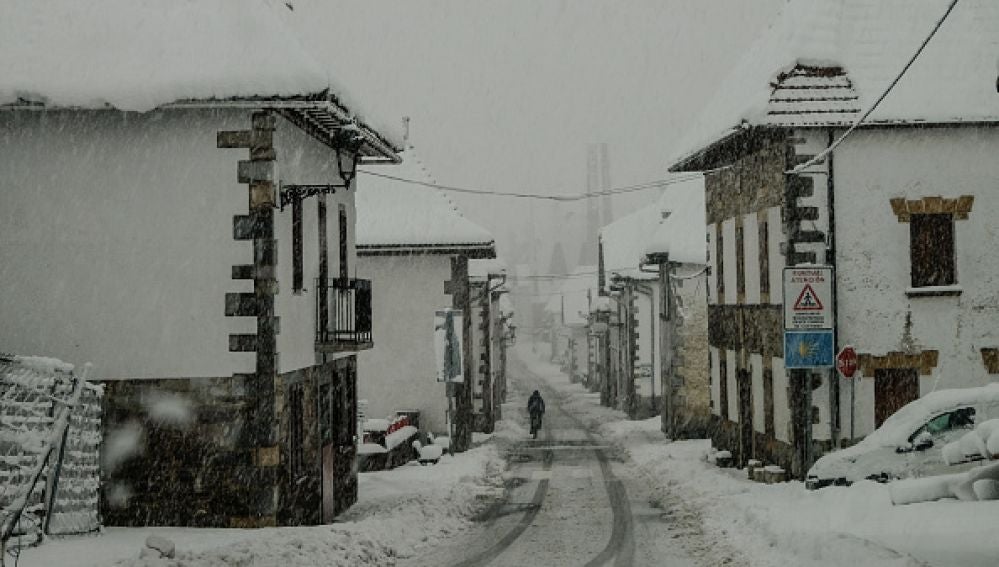 Continúan los vientos fuertes y las nevadas durante el fin de semana