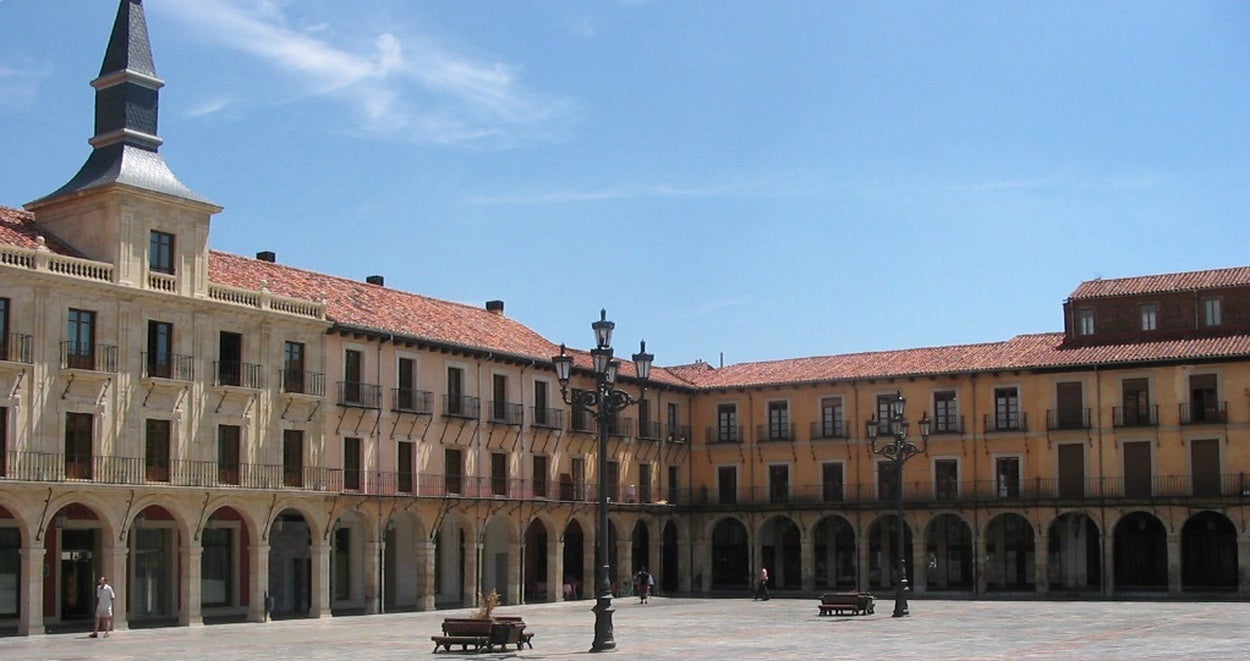 Los comerciantes exigen un plan de recuperación de los cascos históricos Los comerciantes exigen un plan de recuperación de los cascos históricos