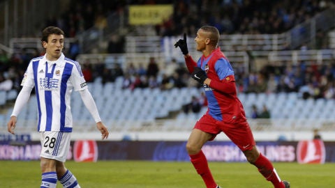 Deyverson festeja un gol contra la Real