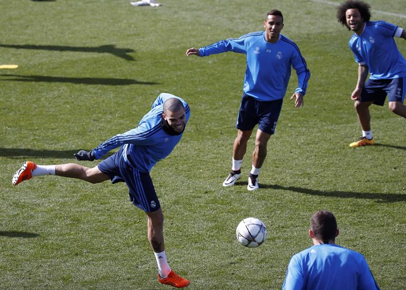 Pepe: "Cristiano sigue marcando goles y no paran de criticarle; ya quisiera yo estar como él" Pepe: "Cristiano sigue marcando goles y no paran de criticarle; ya quisiera yo estar como él"