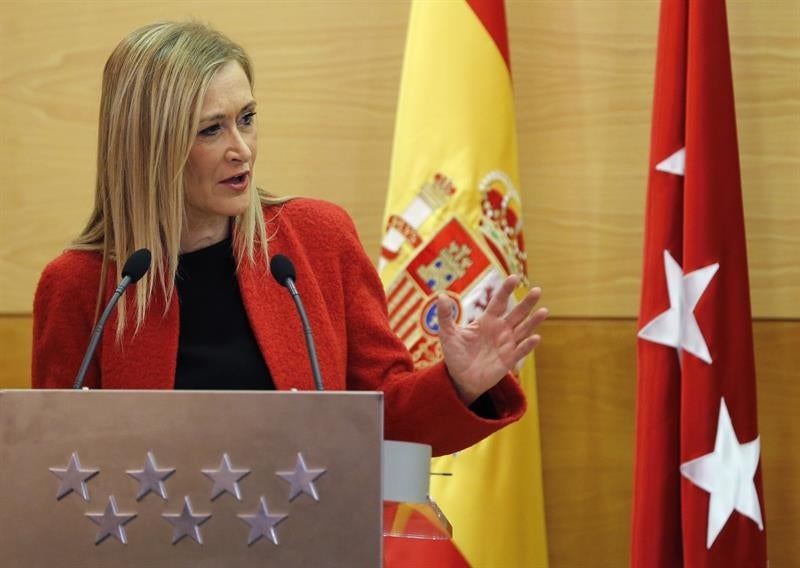 Cifuentes pide no cruzar reproches por el déficit por ser "trabajo de todos" Cifuentes pide no cruzar reproches por el déficit por ser "trabajo de todos"