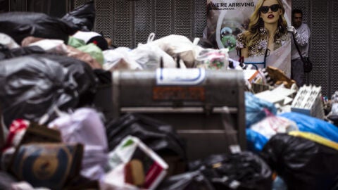 Limasa. Huelga de limpieza. Basura