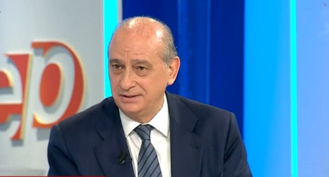 Fernández Díaz defiende el liderazgo de Rajoy en el PP y pide "lealtad" a Garre Fernández Díaz defiende el liderazgo de Rajoy en el PP y pide "lealtad" a Garre