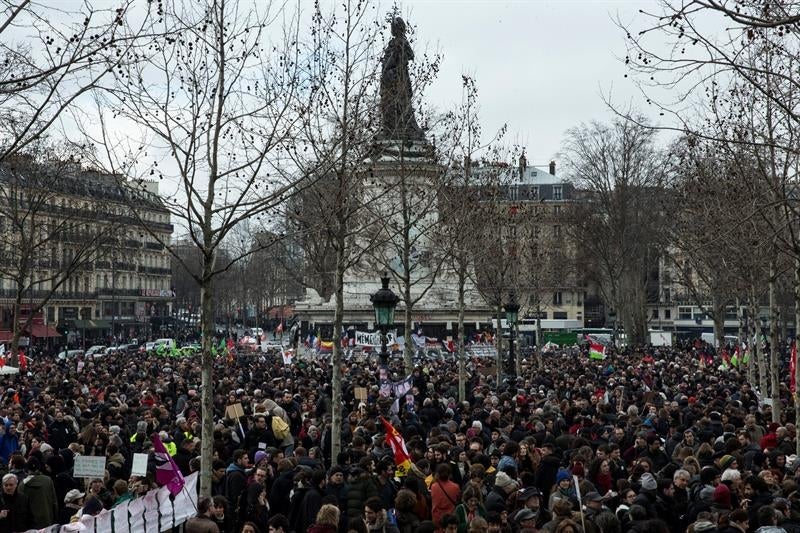 Primer pulso ciudadanos en Francia contra la reforma laboral de Valls Primer pulso ciudadanos en Francia contra la reforma laboral de Valls