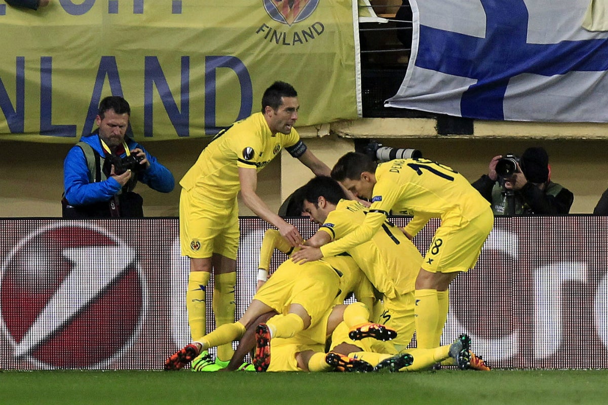 Villarreal 2 - 0 Leverkusen. Los de Castellón ponen pie y medio en los cuartos Villarreal 2 - 0 Leverkusen. Los de Castellón ponen pie y medio en los cuartos