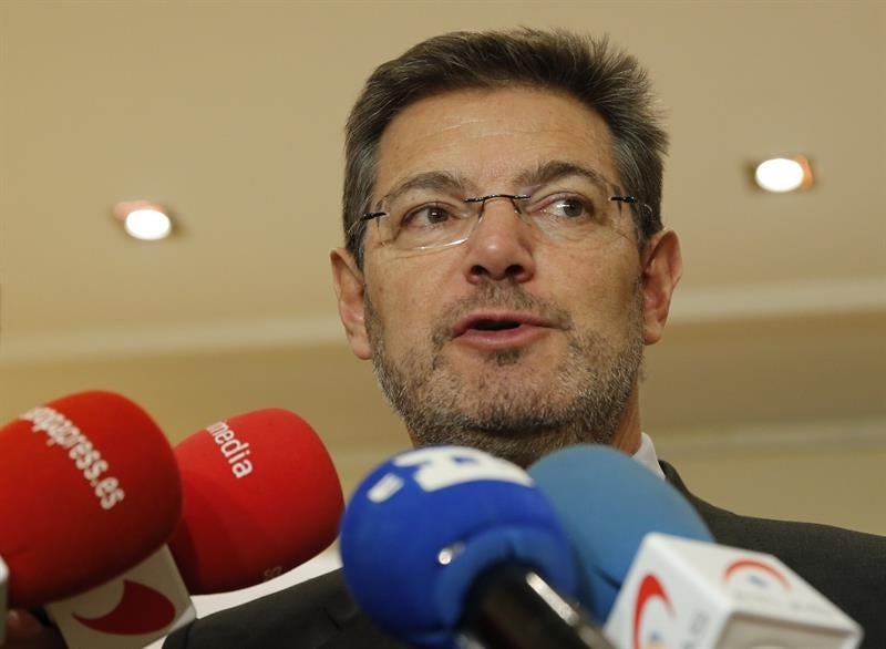 Catalá anuncia una investigación por revelación de secretos en los mensajes de los Reyes con López Madrid Catalá anuncia una investigación por revelación de secretos en los mensajes de los Reyes con López Madrid
