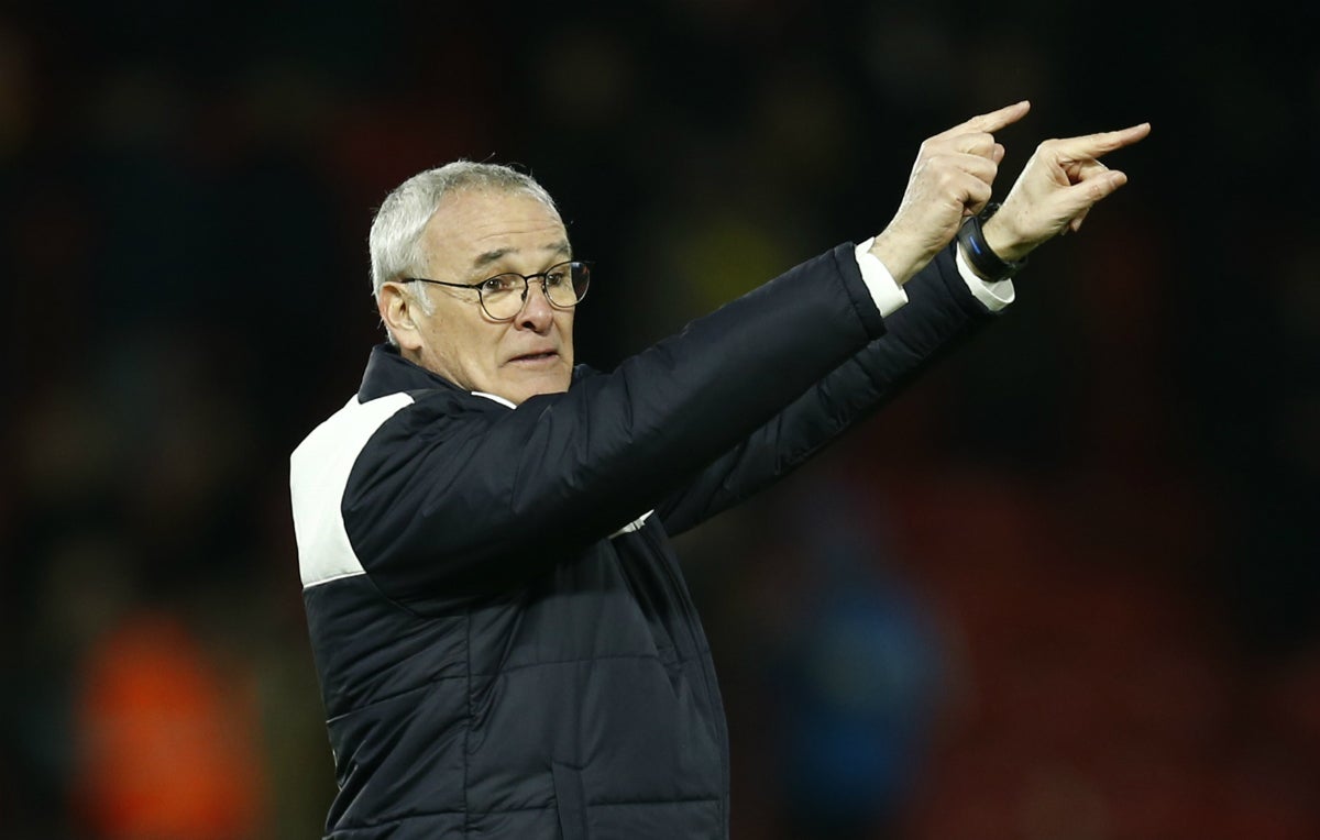 Al tiqui toque: Ranieri celebra el título con el Leiscester Al tiqui toque: Ranieri celebra el título con el Leiscester