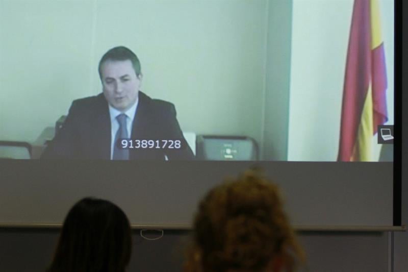 Urdangarin daba órdenes en Nóos tras abandonar el instituto, según un testigo Urdangarin daba órdenes en Nóos tras abandonar el instituto, según un testigo