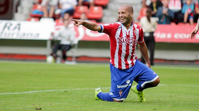Alberto Lora: "Mi despedida del Sporting no fue tan triste porque meses atrás me había mentalizado de que esto se acababa" Alberto Lora: "Mi despedida del Sporting no fue tan triste porque meses atrás me había mentalizado de que esto se acababa"