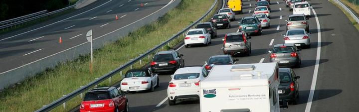 Creus que els cotxes més contaminants han de pagar més?