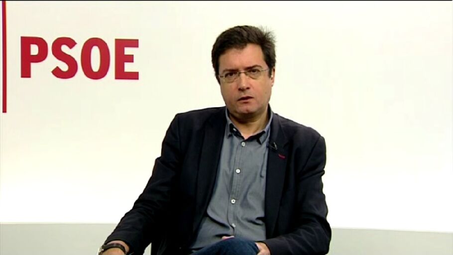 &Oacute;scar L&oacute;pez, portavoz socialista en el Senado, durante una entrevista en Espejo P&uacute;blico