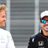 Fernando Alonso, junto a Nico Rosberg