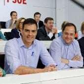 Pedro Sánchez y César Luena, en el Comité Federal del PSOE