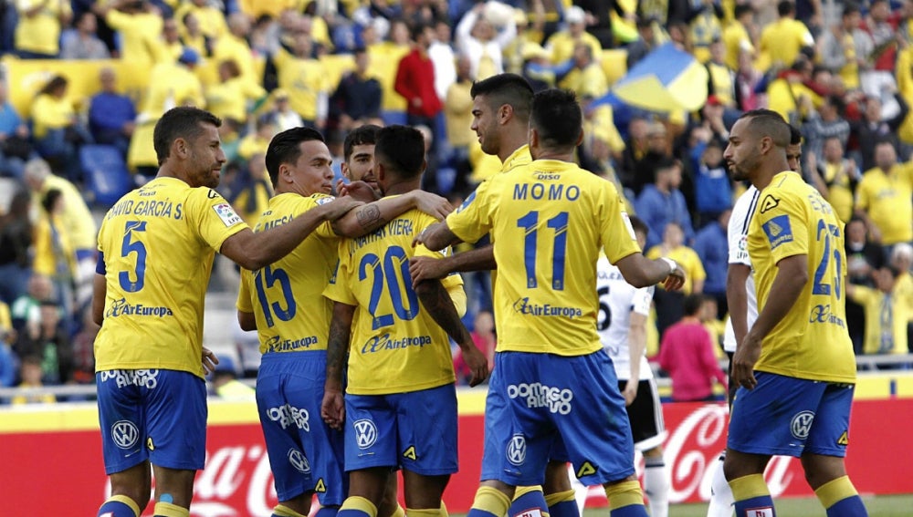 Las Palmas celebra un gol de Jonathan Viera