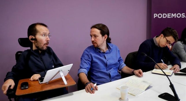 El Satiricón: "Errejón reaparece con casco y coderas tras su pelea con el secretario general" El Satiricón: "Errejón reaparece con casco y coderas tras su pelea con el secretario general"