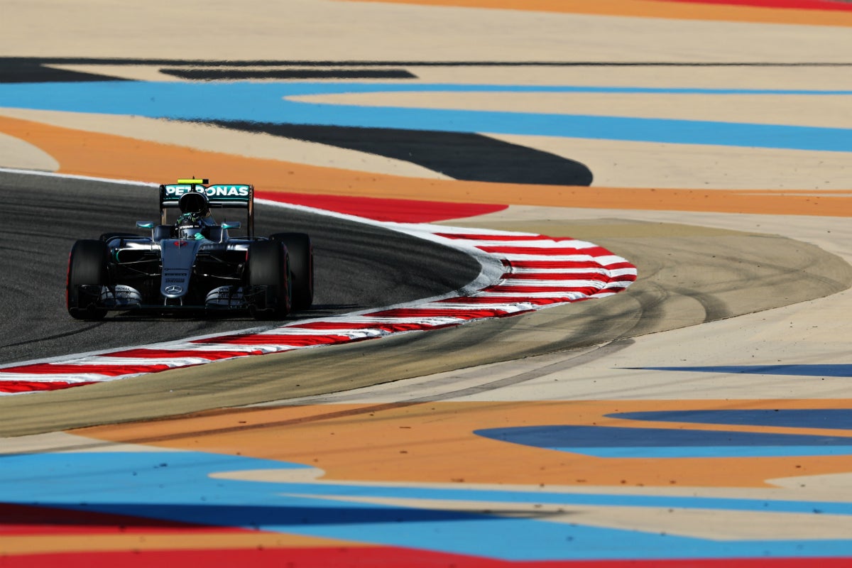Rosberg consigue la victoria en Baréin por delante de Raikkonen y Sainz abadona Rosberg consigue la victoria en Baréin por delante de Raikkonen y Sainz abadona