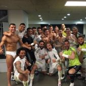 Los jugadores del Real Madrid celebran el triunfo en el Clásico