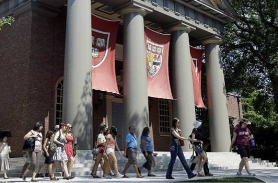 Fin de semana de sonrisas y lágrimas para los jóvenes estadounidenses por el acceso a la Universidad Fin de semana de sonrisas y lágrimas para los jóvenes estadounidenses por el acceso a la Universidad