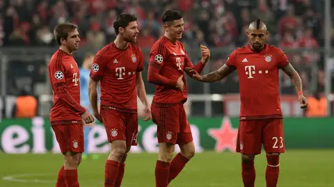 Lahm, Xabi Alonso, Lewandowski y Arturo Vidal, en un partido del Bayern Lahm, Xabi Alonso, Lewandowski y Arturo Vidal, en un partido del Bayern