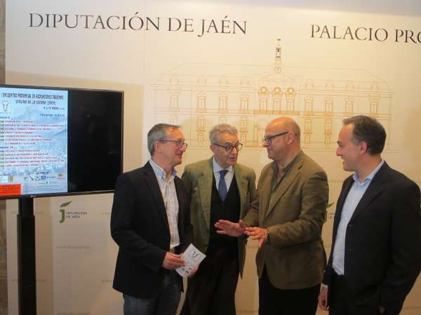 Jaén en la Onda con Nicolás Hidalgo 05/04/2016 I Encuentro de Aficionados taurinos Jaén en la Onda con Nicolás Hidalgo 05/04/2016 I Encuentro de Aficionados taurinos