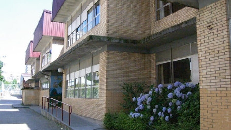Fachada principal do colexio