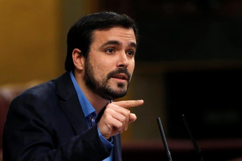 Garzón afirma que IU no apoya el pacto PSOE-C's porque sería "igual" que si siguiera el PP Garzón afirma que IU no apoya el pacto PSOE-C's porque sería "igual" que si siguiera el PP