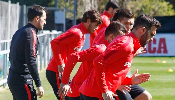 La UEFA hace controles antidopaje a diez jugadores del Atlético de Madrid La UEFA hace controles antidopaje a diez jugadores del Atlético de Madrid