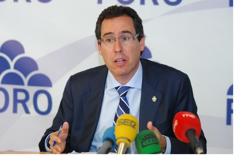 Noticias de Gijón en "Más de Uno" 06/04/2016 con Ana Fierro Noticias de Gijón en "Más de Uno" 06/04/2016 con Ana Fierro