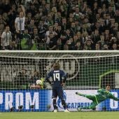 El primer gol del Wolfsburgo en la ida de cuarto de la Champions ante el Real Madrid